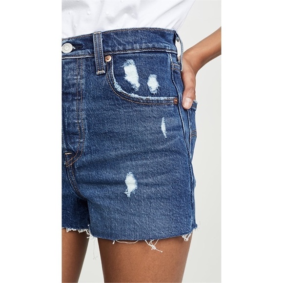 NEW Levi’s Ribcage Cutoff Distressed Jean Shorts - Picture 3 of 12